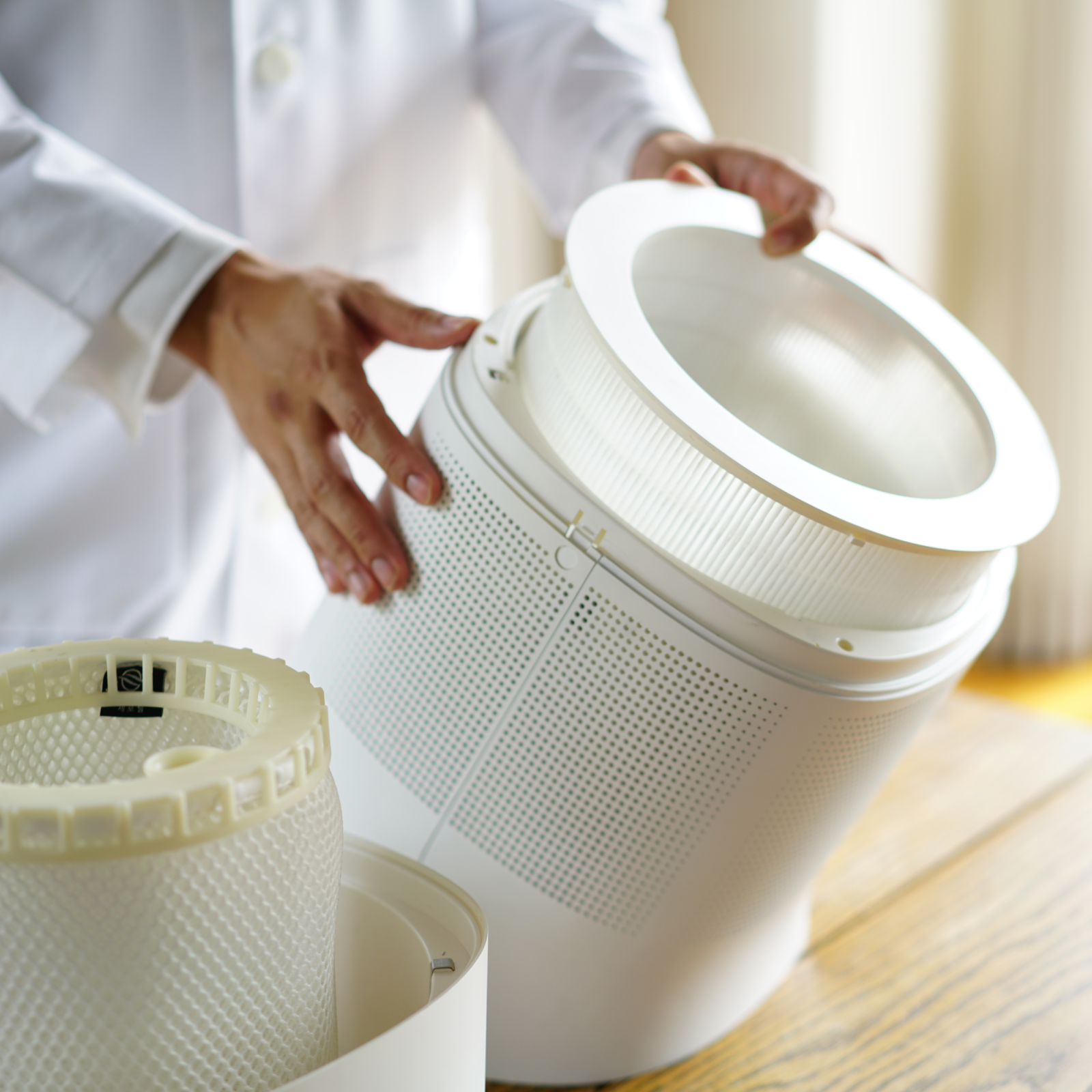 Super Air Purifier + Humidifier Smart taken apart to show washable filter humidifier filter and nano air purification filter